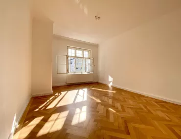 Big M8 W3 Wohnzimmer 2022